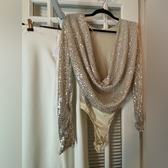 Lulu’s Bundle Set of Two Sequined Bodysuit & Pants- Size Small
